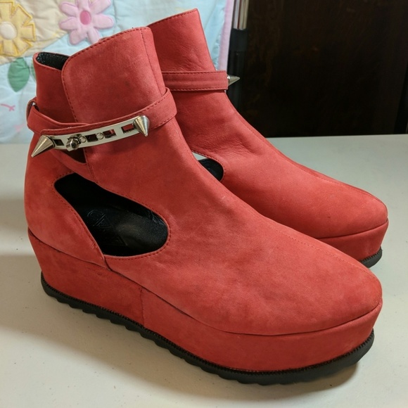 UNIF Shoes - Unif Red Suede Platform Booties Leather Lined Sz 7